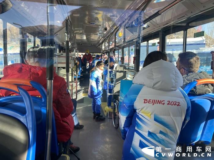 运动员、志愿者等乘坐中通氢燃料客车.jpg 运动员、志愿者等乘坐中通氢燃料客车.jpg