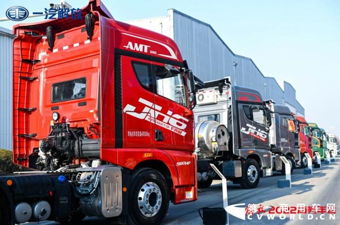 解放牵引车2222.jpg 解放牵引车2222.jpg