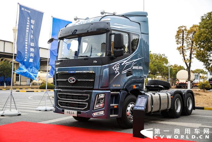 汉马H9牵引车.jpg 汉马H9牵引车.jpg