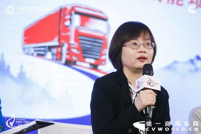 詹丽.jpg 詹丽.jpg