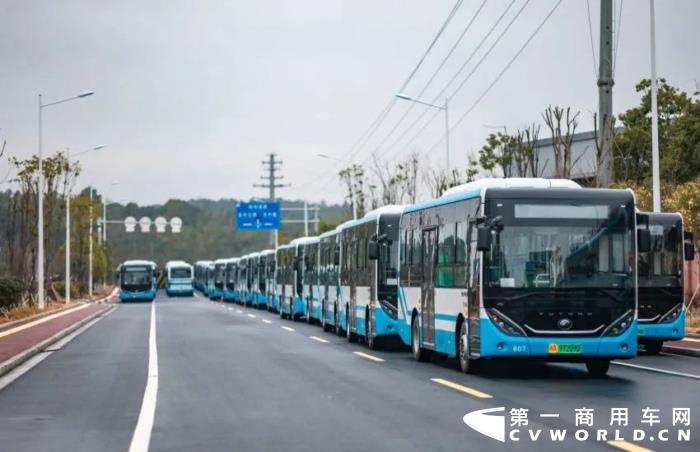 宇通客车2.jpg 宇通客车2.jpg