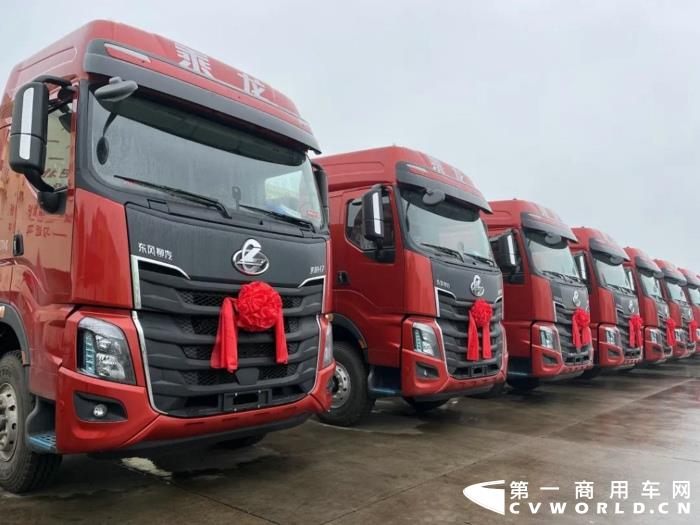 乘龙H7充换一体牵引车.jpg 乘龙H7充换一体牵引车.jpg