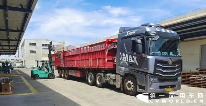 重汽豪沃MAX 2.jpg 重汽豪沃MAX 2.jpg