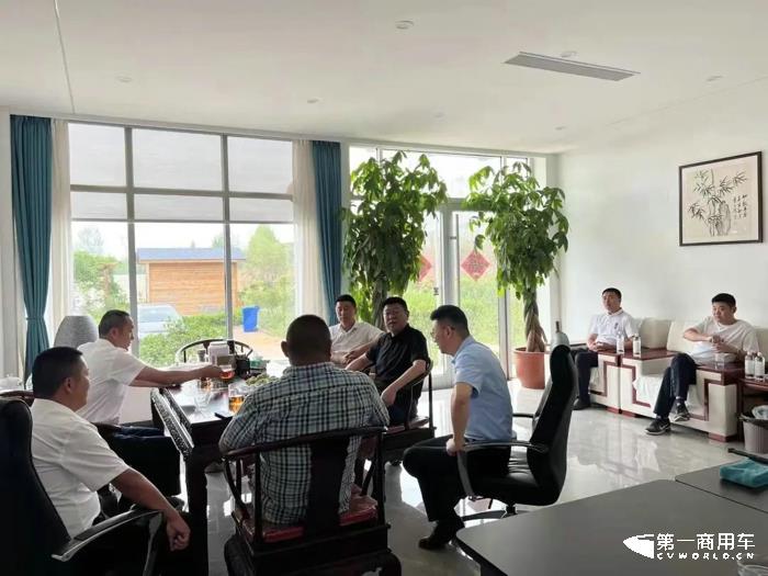 山东港运达&东风商用车达成战略合作3.jpg 山东港运达&东风商用车达成战略合作3.jpg