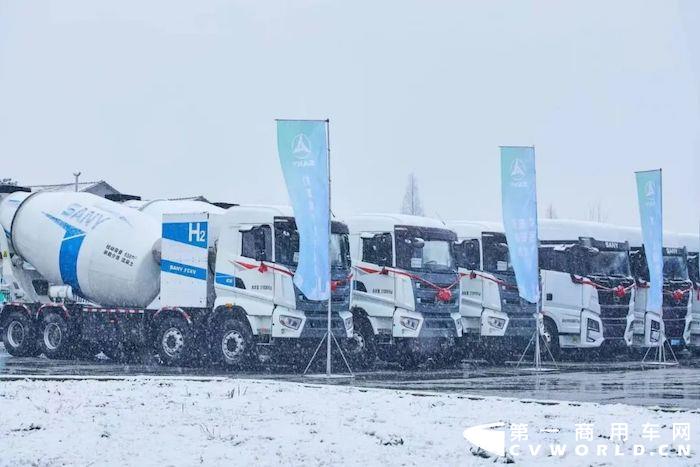 三一搅拌车·.jpg 三一搅拌车·.jpg