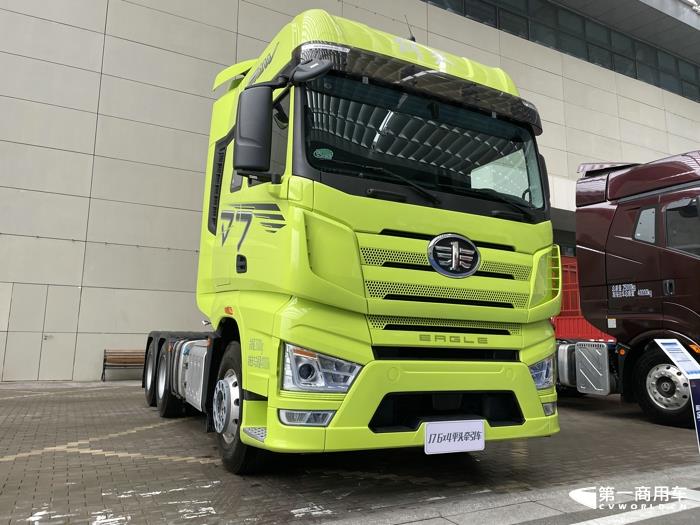 解放J7 6×4平头牵引车.jpg 解放J7 6×4平头牵引车.jpg