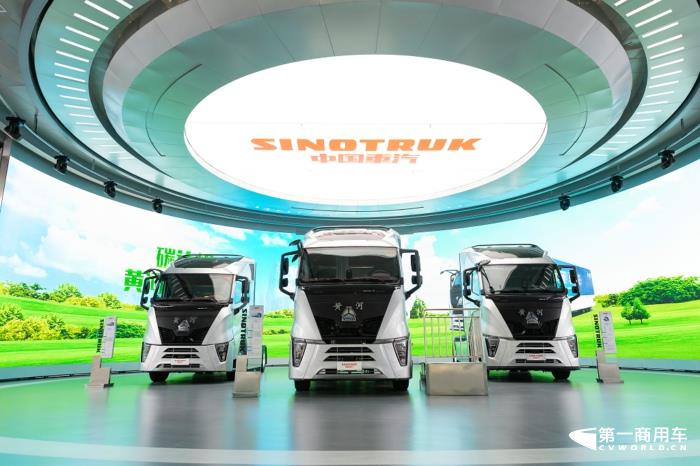 现场展车.jpg 现场展车.jpg