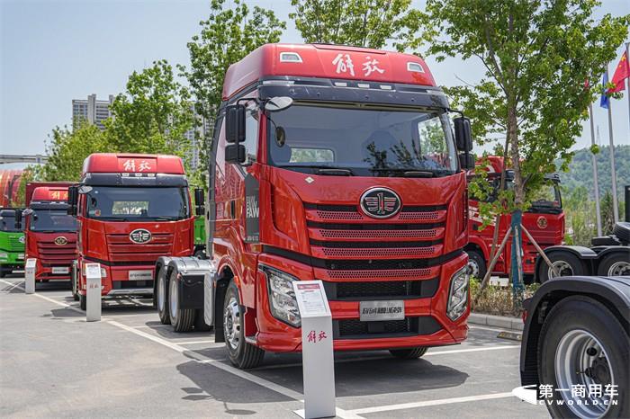解放牵引车222222.jpg 解放牵引车222222.jpg