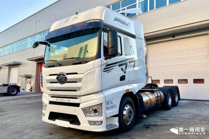 解放J7 6x4LNG牵引车3.jpg 解放J7 6x4LNG牵引车3.jpg