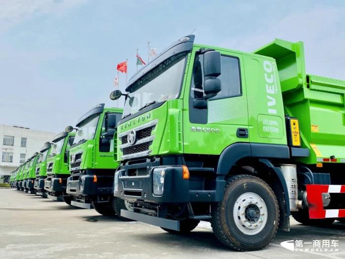 红岩自卸车5.jpg 红岩自卸车5.jpg