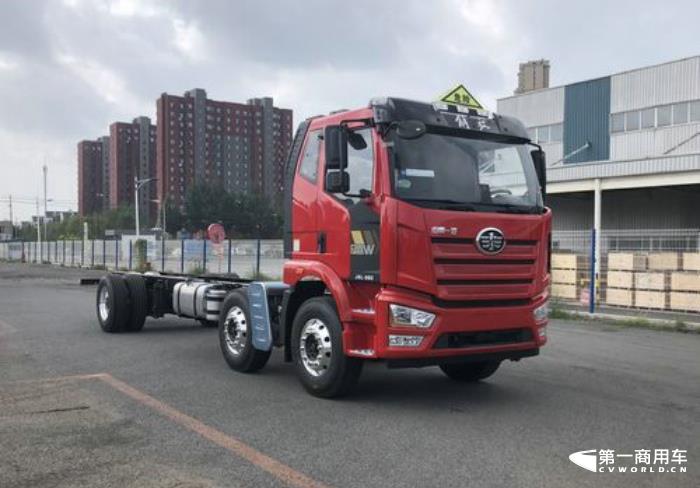 解放运油车底盘.jpg 解放运油车底盘.jpg