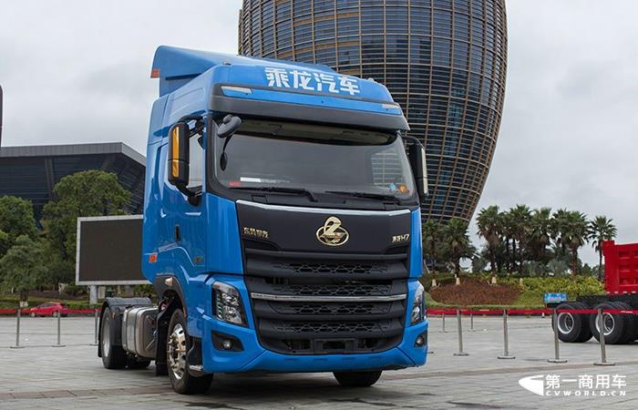 乘龙H74x2牵引车.jpg 乘龙H74x2牵引车.jpg