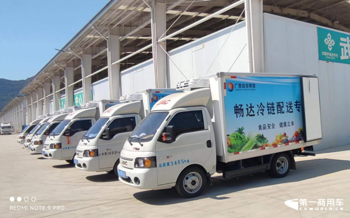 开江淮1卡恺达像开轿车一样,安静舒适非常适合校园配餐.png 开江淮1卡恺达像开轿车一样,安静舒适非常适合校园配餐.png