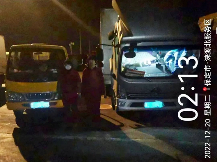 寒风冬夜 陕汽轻卡救援服务暖人心4.jpg 寒风冬夜 陕汽轻卡救援服务暖人心4.jpg