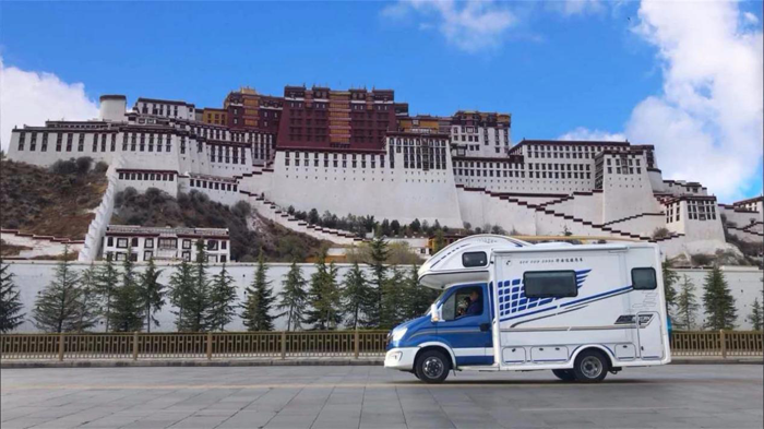 依维柯房车2.png 依维柯房车2.png