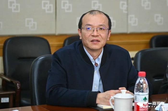 东风商用车与东风康明斯开展座谈交流2.jpg 东风商用车与东风康明斯开展座谈交流2.jpg