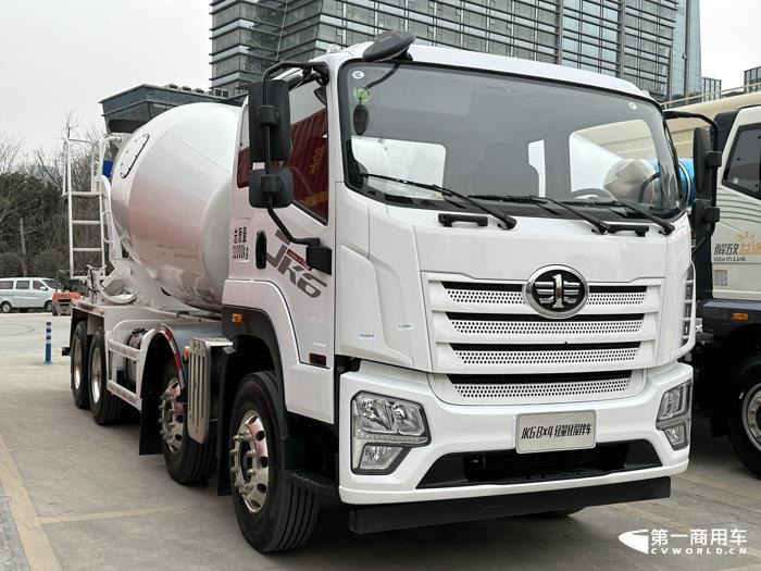 解放JK6 8×4轻量化搅拌车2.jpg