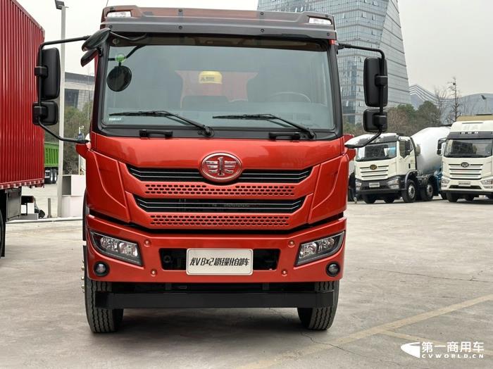 解放龙V 8×2超轻量化自卸车.jpg