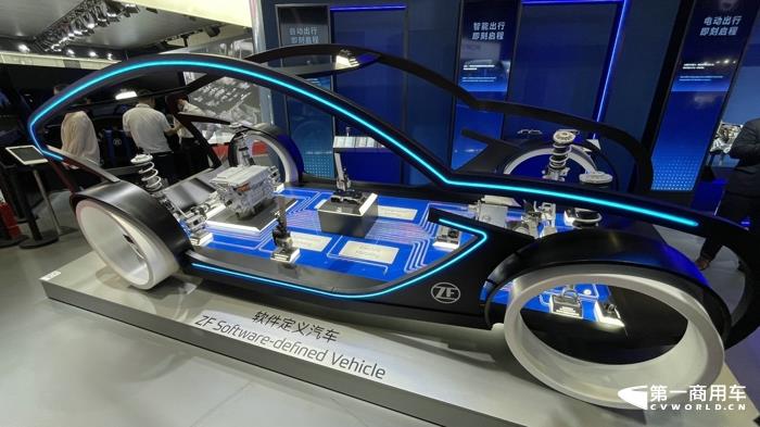 采埃孚展示软件定义汽车.jpg 采埃孚展示软件定义汽车.jpg