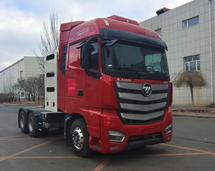 欧曼CNG牵引车.jpg 欧曼CNG牵引车.jpg