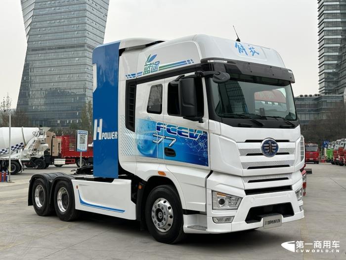 J7燃料电池牵引车2.jpg J7燃料电池牵引车2.jpg
