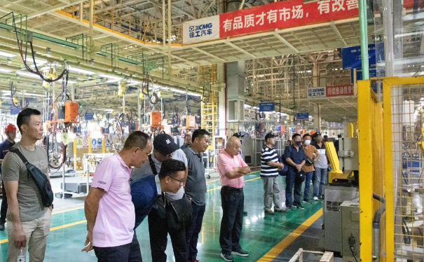 匠心承载 智见未来!400名国际客户相聚徐工汽车1.png 匠心承载 智见未来!400名国际客户相聚徐工汽车1.png
