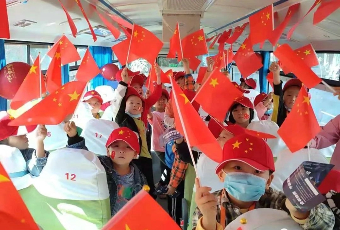 中通校车:安全是送给孩子最好的礼物.jpg 中通校车:安全是送给孩子最好的礼物.jpg
