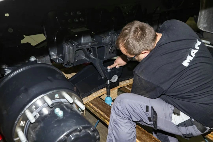 曼恩个性化定制再添利器-橡胶悬挂7.jpg 曼恩个性化定制再添利器-橡胶悬挂7.jpg