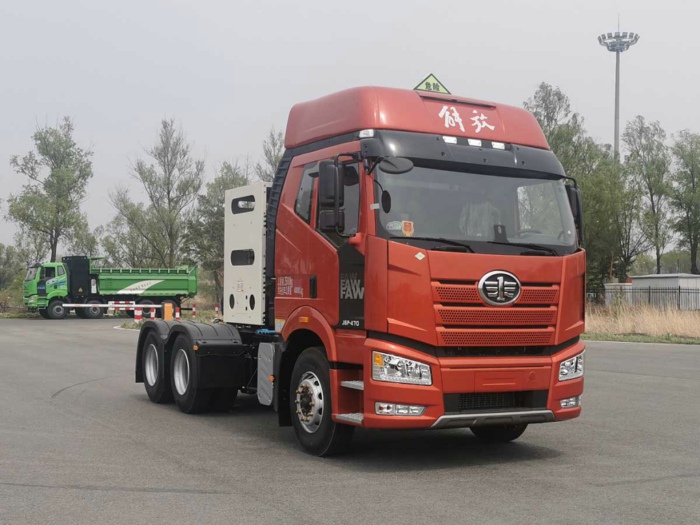 解放CNG危险品运输半挂牵引车.jpg 解放CNG危险品运输半挂牵引车.jpg