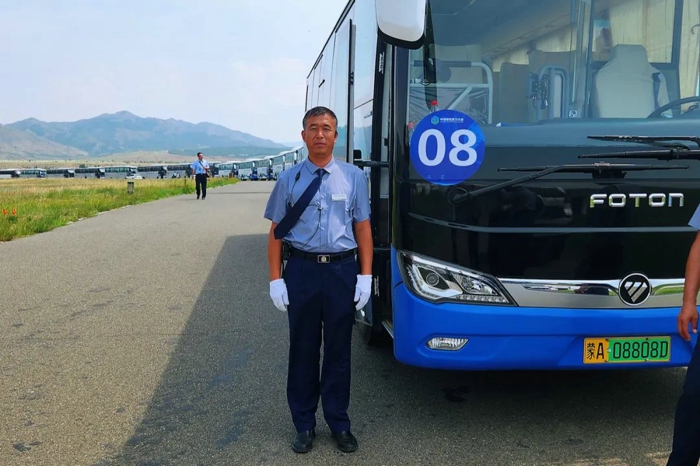 福田欧辉荣耀护航中国绿色算力大会3.jpg 福田欧辉荣耀护航中国绿色算力大会3.jpg