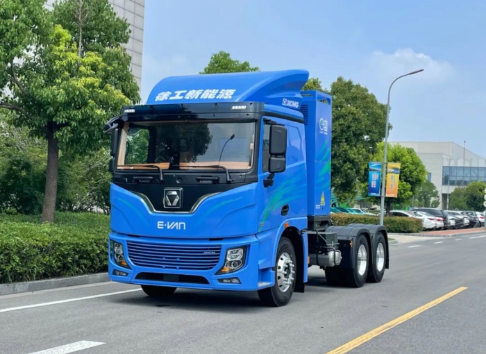 徐工“e蓝”新能源牵引车.jpg 徐工“e蓝”新能源牵引车.jpg
