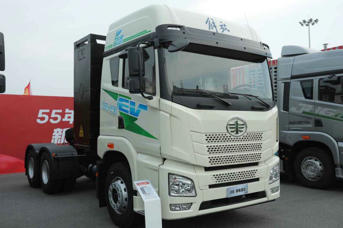 解放JH6换电牵引车2.jpg 解放JH6换电牵引车2.jpg