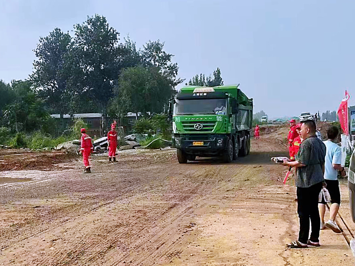 上汽红岩工程自卸车全面参与抗洪抢险3.png 上汽红岩工程自卸车全面参与抗洪抢险3.png