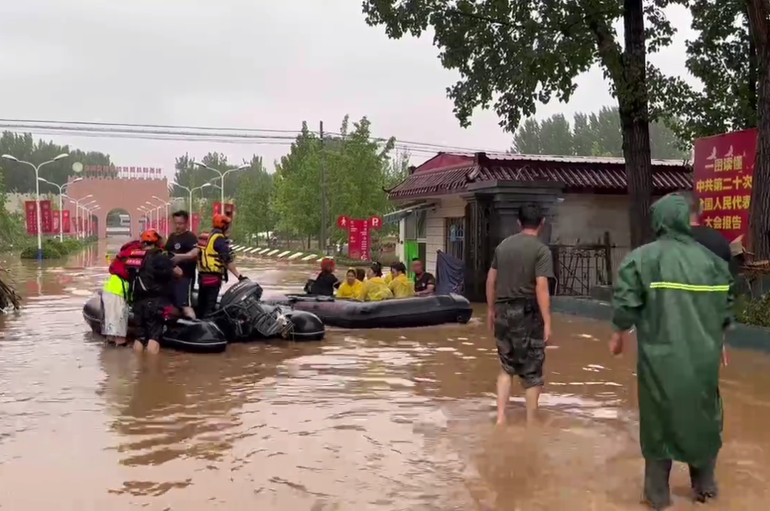 三一奋战抗洪一线4.png 三一奋战抗洪一线4.png