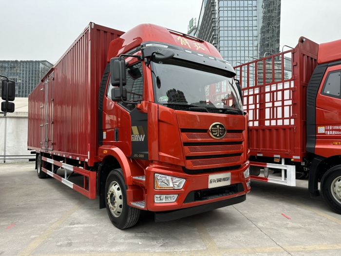 J6L精英版大单桥载货车2.jpg J6L精英版大单桥载货车2.jpg