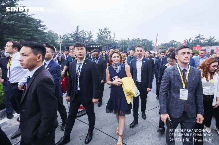 中国重汽全系列商用车布局领先1.png 中国重汽全系列商用车布局领先1.png