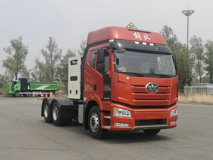 解放CNG危险品运输半挂牵引车372.jpg 解放CNG危险品运输半挂牵引车372.jpg