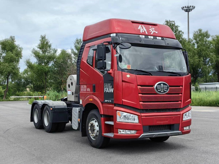 解放J6P牵引车(LNG)3742.jpg 解放J6P牵引车(LNG)3742.jpg