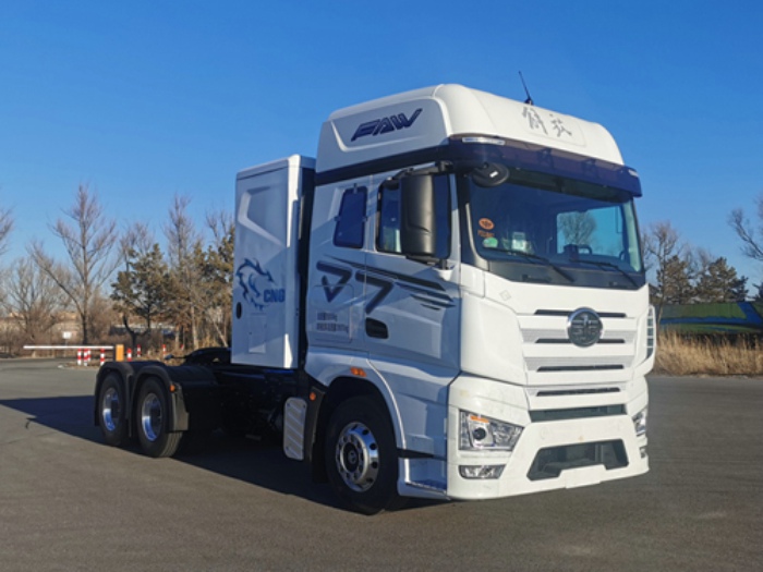 解放J7牵引车(CNG).jpg 解放J7牵引车(CNG).jpg