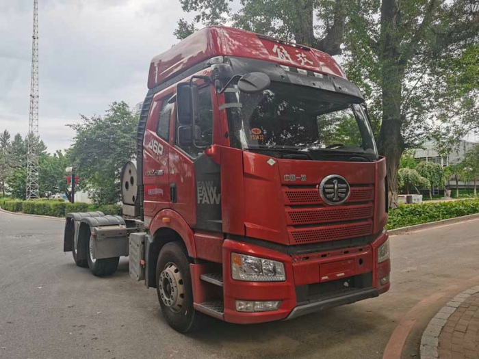 解放J6P牵引车(LNG)374.jpg 解放J6P牵引车(LNG)374.jpg