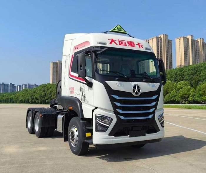 大运天然气牵引车.jpg 大运天然气牵引车.jpg