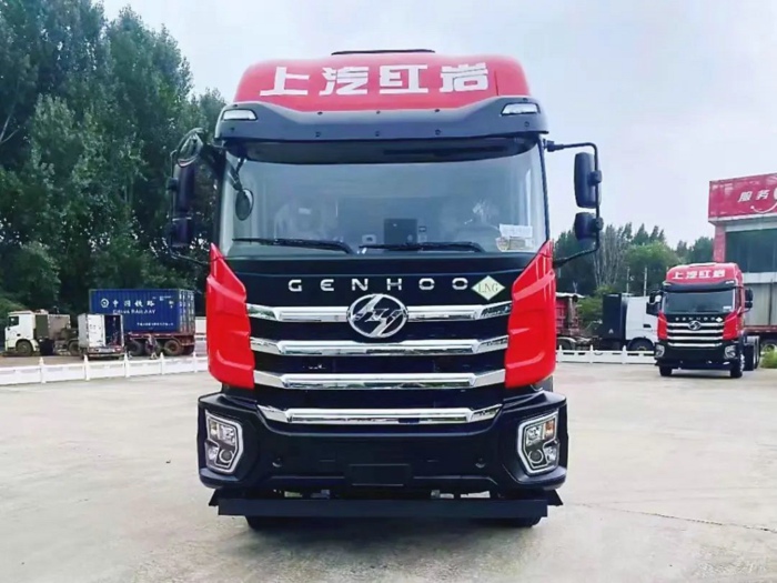 红岩杰虎H6 LNG牵引车.jpg 红岩杰虎H6 LNG牵引车.jpg