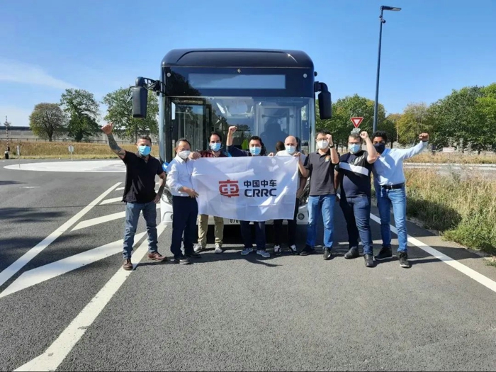 中车电动智能驾驶公交车在法国载客试运营7.jpg 中车电动智能驾驶公交车在法国载客试运营7.jpg