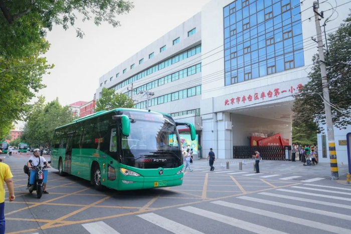 福田欧辉守护北京通学“安全快车道”6.jpg 福田欧辉守护北京通学“安全快车道”6.jpg