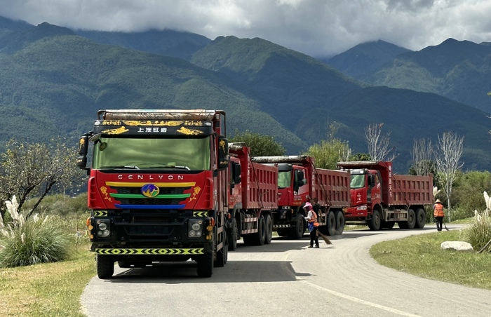 红岩自卸车云南3.jpg 红岩自卸车云南3.jpg