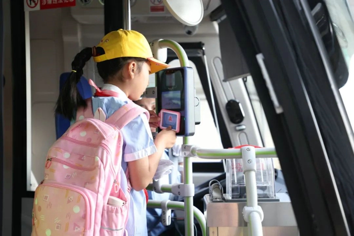 福田欧辉助力构建通学公交运营新体系5.jpg 福田欧辉助力构建通学公交运营新体系5.jpg