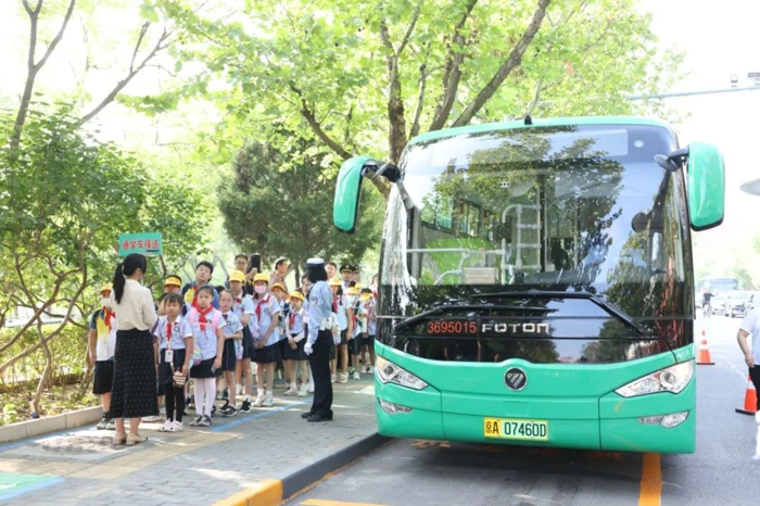 福田欧辉通学公交车行业首发2.jpg 福田欧辉通学公交车行业首发2.jpg