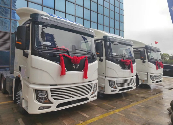 徐工纯电动牵引车2.jpg 徐工纯电动牵引车2.jpg