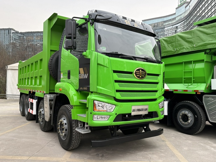 解放新J6L 经典版标载渣土车2.jpg 解放新J6L 经典版标载渣土车2.jpg