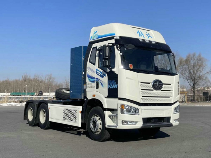 解放J6P纯电动牵引车.jpg 解放J6P纯电动牵引车.jpg